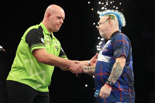 Wraakactie Michael van Gerwen op Peter Wright liep compleet uit de hand: 'Zij belde de politie'