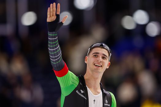 Jenning de Boo rijdt historische tijd uit de boeken op 500 meter bij NK sprint