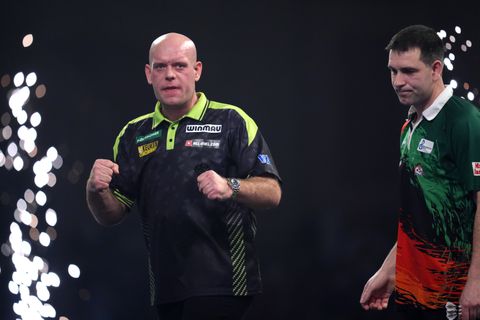 Twijfels over Michael van Gerwen op WK darts: 'Wat Luke Littler liet zien, wil je bij hem ook zien'
