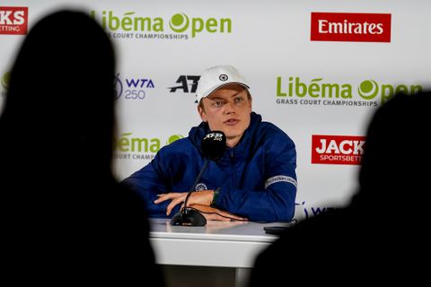 Gestopte Nederlandse toptennisser (28) zou dochtertje afraden hem te volgen: 'Waar hebben we het over?'