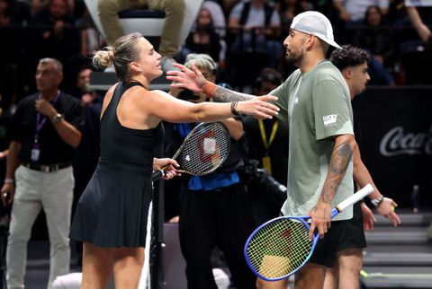 Toptennisser Nick Kyrgios goudeerlijk na bijzonder duel tegen Aryna Sabalenka: 'Ik zou mezelf geen kampioen noemen'