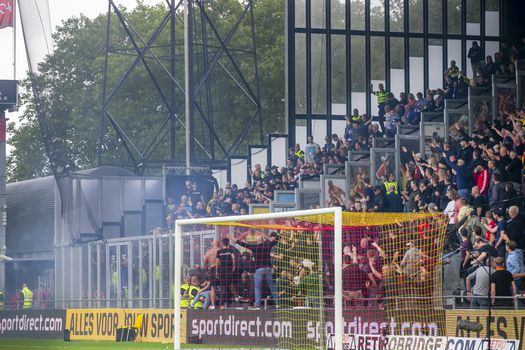 PEC Zwolle zonder fans naar Go Ahead Eagles voor IJsselderby: 'Volstrekt onacceptabel'
