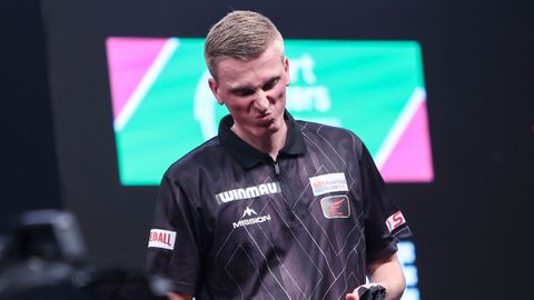 Nederlandse topdarters slaan massaal modderfiguur in eerste ronde Winmau World Masters