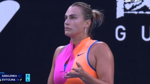 Toptennisster Aryna Sabalenka in de clinch met umpire na straf op Australian Open: 'Ga jij dit nu beslissen?'