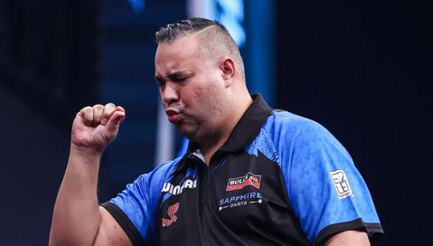 Topdarter Jermaine Wattimena druipt af op World Masters, Niels Zonneveld bezorgt oud-wereldkampioen problemen