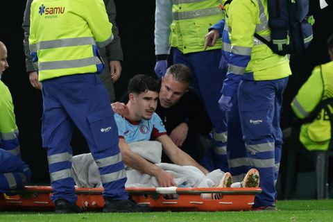 Robin van Persie aangeslagen na zware blessure voor zoon Shaqueel: 'Het is hartverscheurend'