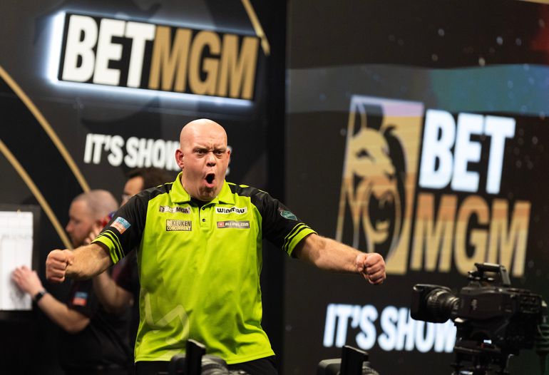 Michael van Gerwen op recordjacht in de Premier League: 'Ik wil ervoor vechten'