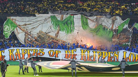 Piraten vs. havenstedelingen: fantastische spandoeken bij Feyenoord - FC Groningen
