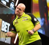 Michael van Gerwen bij Premier League Darts ©PDC