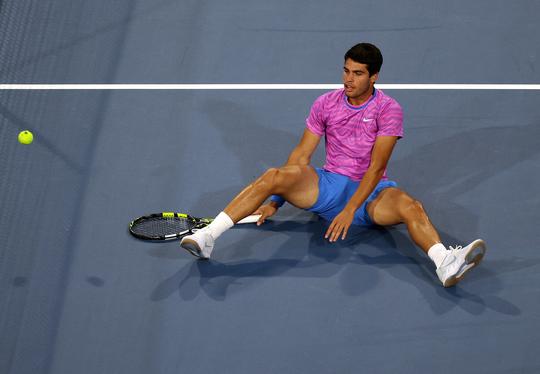 Carlos Alcaraz uitgeschakeld in kwartfinales Miami Open: 'Hij gaf mij het gevoel alsof ik dertien jaar oud was'