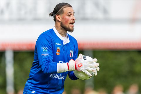 Oud-Feyenoorder Ex on the Beach