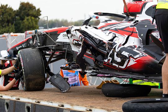 'Het is heel vervelend om te zeggen...': keiharde Formule 1-crash in Japan levert kritiek op