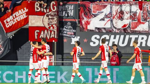 KKD | FC Emmen blijft in race voor play-offs, ADO wint van Jong Utrecht