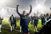 PSV-aanvoerder Luuk de Jong viert feest in Heerenveen. Deze week wacht de kampioenswedstrijd tegen Sparta. ©Pro Shots