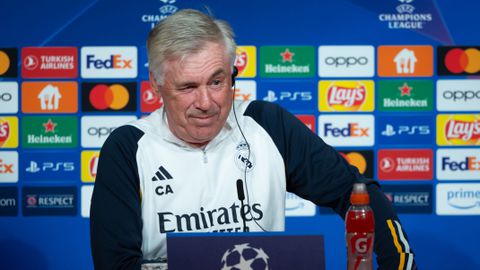 Real Madrid-trainer Carlo Ancelotti legt zijn succesformaties uit: 'Als coach ben ik nooit het belangrijkst'