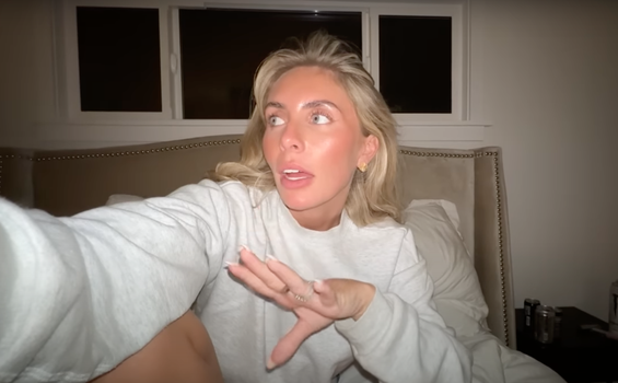 Omstreden OnlyFans-model verbannen bij Premier League-club: 'Ik wilde ze een leuke tijd bezorgen'