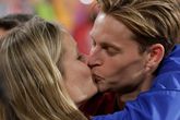 Mikky Kiemeney laat haar volgers meegenieten van heet avondje met Frenkie de Jong