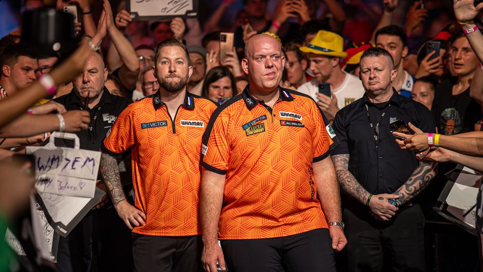 Goede vriend moest mond houden over opmerkelijke beslissing Michael van Gerwen: 'Wist het in december al'