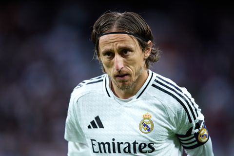 Chaos bij Real Madrid compleet: Luka Modric op de vuist met teamgenoot na bizar incident