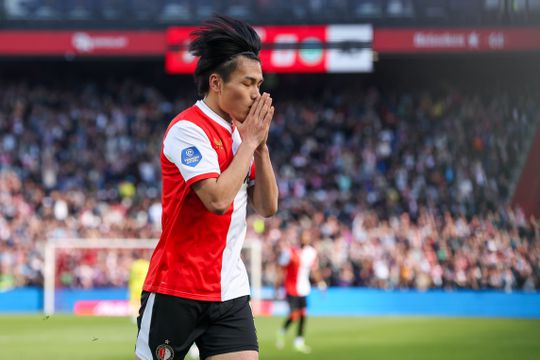Feyenoord-spits Ayase Ueda is geliefde dankbaar na prachtig nieuws: 'Met gevaar voor eigen leven'
