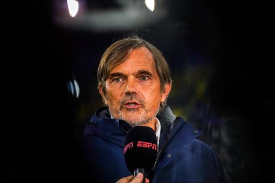 Ex-coach PSV Phillip Cocu vertelt over grote fout in trainerscarrière: 'Wist ik na een maand al'
