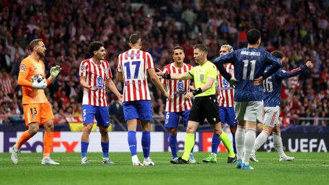 Scheidsrechter Danny Makkelie krijgt slecht nieuws van UEFA: 'Als hij in de spiegel kijkt...'