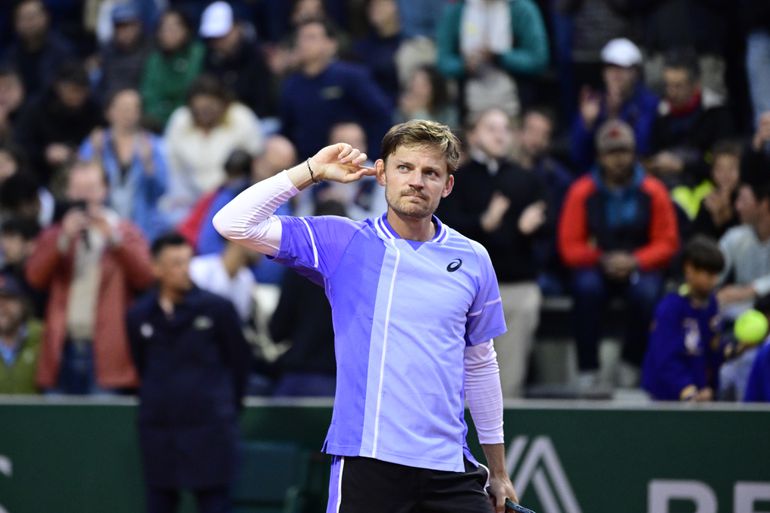 'Hooligans' teisteren Roland Garros, geschokte tennisser haalt uit: 'Er spuugde er één kauwgom op mij'