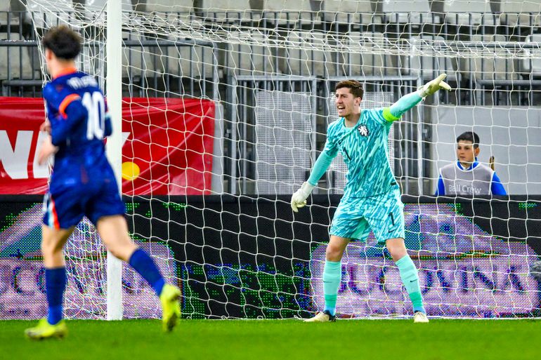 'Ajax ziet bij Jong Oranje nieuwe doelman lopen'