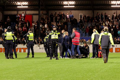 Telstar-aanvoerder doet oproep aan fans na rellen in play-offs: 'Blijf op de tribunes'