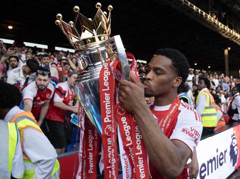 Goed nieuws voor Oranje én Ronald Koeman: Jurriën Timber reist met Arsenal mee naar Champions League-finale