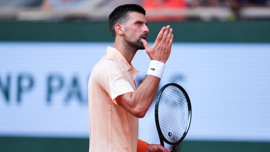 Grote shock bij Roland Garros: tennisicoon Novak Djokovic onderuit tegen stuntende tiener