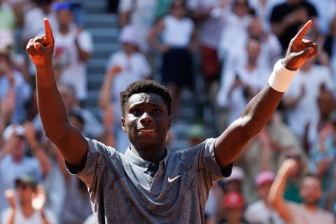 Franse tennissensatie (17) kan fluiten naar 187.000 euro prijzengeld op Roland Garros