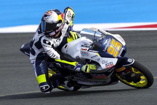 Crashende Collin Veijer vergooit pole position voor eigen publiek bij TT Assen: 'Dat had er iets mee te maken'