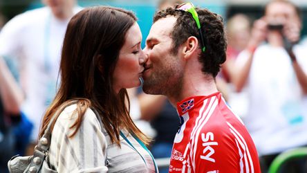 Dit is de vrouw van Mark Cavendish: topless model leed onder depressies van Tour-legende