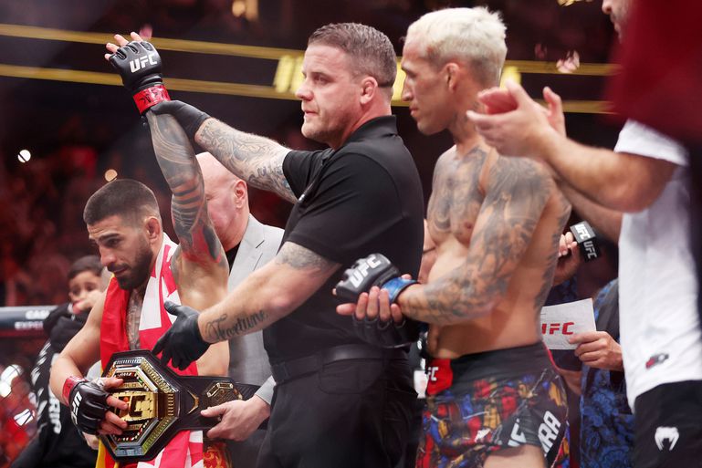 Ilia Topuria schokt MMA-wereld en evenaart record van Conor McGregor op UFC 317