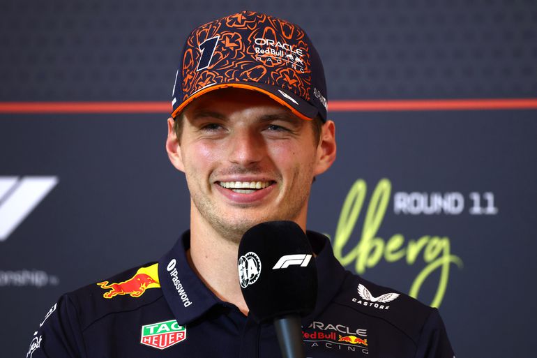 Waarom Max Verstappen liever thuisbleef dan over de rode loper liep bij F1-première