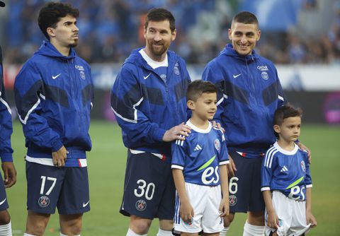 Lionel Messi tijdens PSG - Inter Miami oog in oog met voormalig ploeggenoot waar hij ruzie mee kreeg