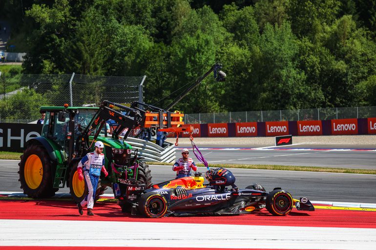 Nachtmerrie voor Max Verstappen compleet: WK-titel uit zicht na sterk optreden McLaren bij GP Oostenrijk