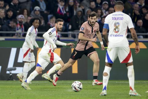 PSG helpt noodlijdende concurrent met slim trucje
