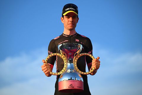 Visma | Lease a Bike krijgt week voor de Tour de France slecht nieuws over Wout van Aert