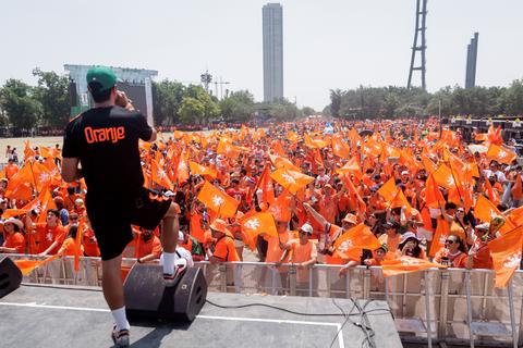 Fans Nederlands elftal vieren feest in Mexico voor Oranjemars in aanloop naar WK-duel tegen Marokko