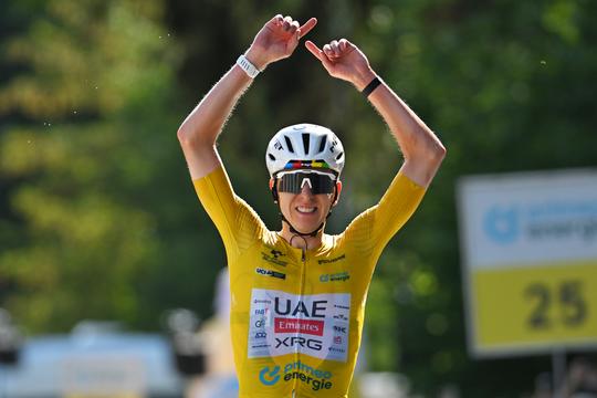 Tourfavoriet Tadej Pogacar omringd door 'geweldige groep': dit is de selectie van UAE Team Emirates