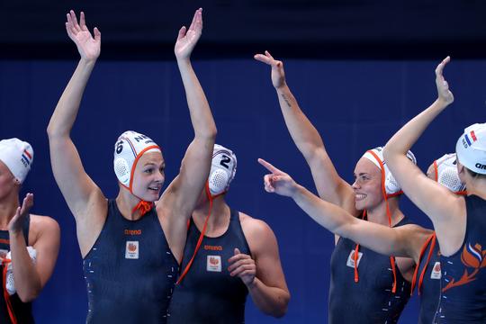 Koninklijke vloek doorbroken? Oranje-waterpolosters winnen na epische comeback van China
