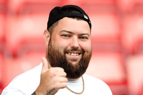 Afwezigheid van topdarter leidt tot verklaring met waslijst aan blessures: 'Hopelijk begrijpen jullie het'