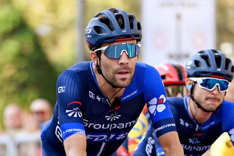 Voormalig ritwinnaar Tour de France schiet dorpelingen te hulp tijdens grote brand