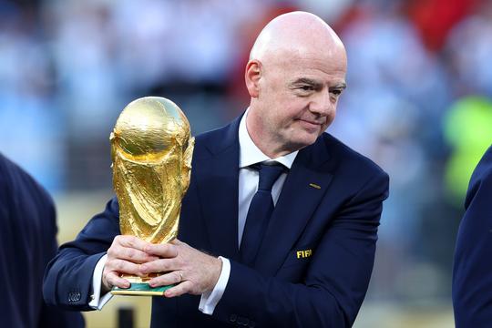 'Europese landen bespreken mogelijke boycot van WK voetbal na omstreden plan FIFA-baas Gianni Infantino'