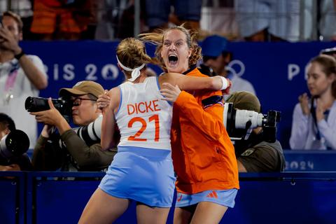 Olympisch kampioen Felice Albers onthult uitbundige manier van feestvieren: ‘Ik geef alles in het eerste uur’