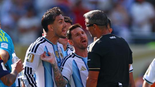 Leandro Paredes en de hele WK-selectie van Argentinië kunnen straf van de FIFA verwachten
