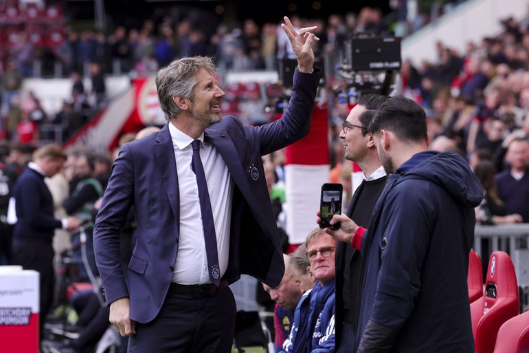 Edwin van der Sar wordt na heftige periode in het zonnetje gezet met prachtige beloning