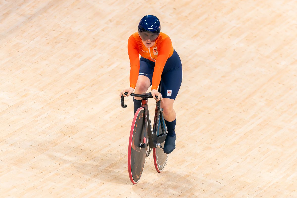 Spectaculair begin in Parijs: paralympiër TeamNL steelt de show op wielerbaan